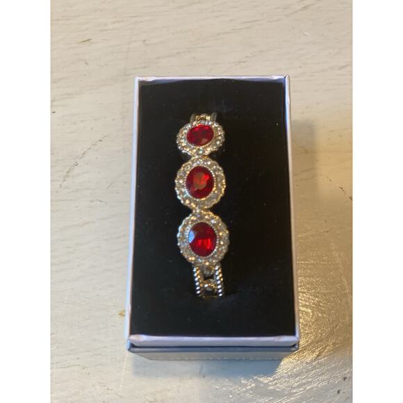 Vintage Monet Stretchy Bracelet Red/Clear Rhinestones Goldtone Gorgeous - Picture 1 of 4